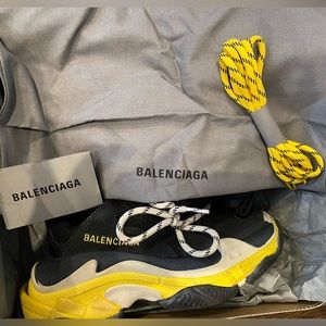 Balenciaga triple s. Size 35. In good condition!